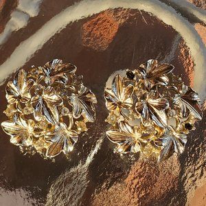 Vintage Lisner Leaf Clip-On Earrings